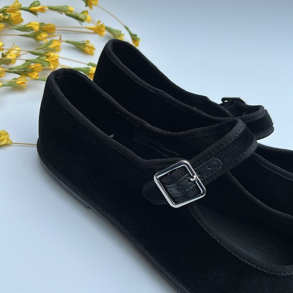 Universal Thread Halston Mary Jane Ballet Flats Black Velvet - Picture 6 of 16